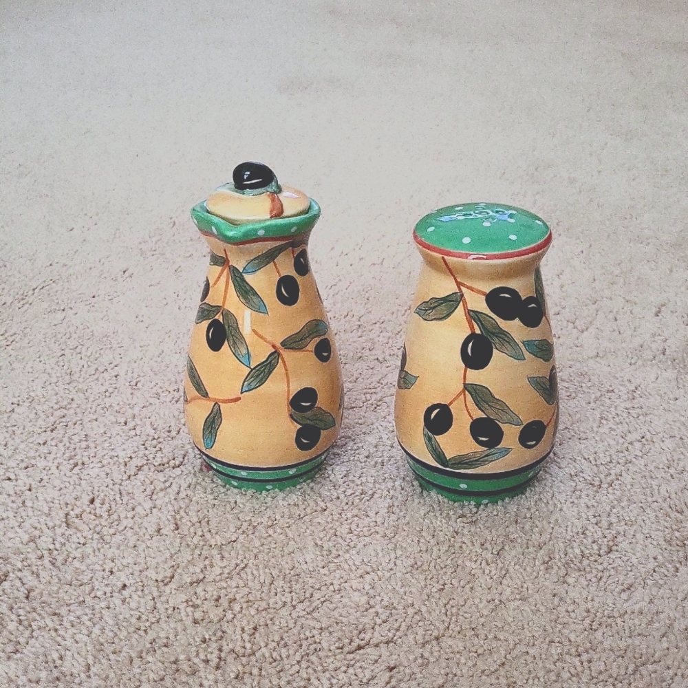 Ceramic Oil Jar and Matching Seasoning Shaker